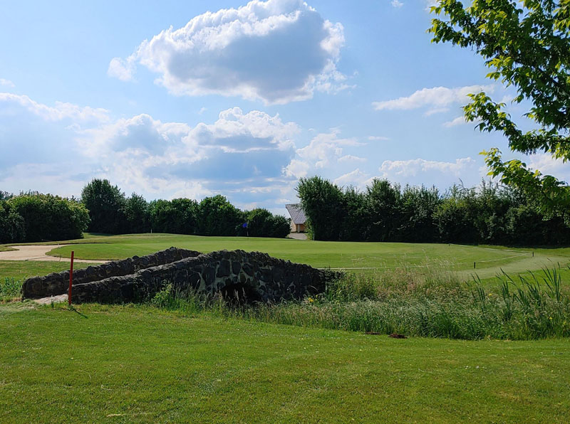 Ein Schmuckstück der Natur: der Golfplatz Altenstadt