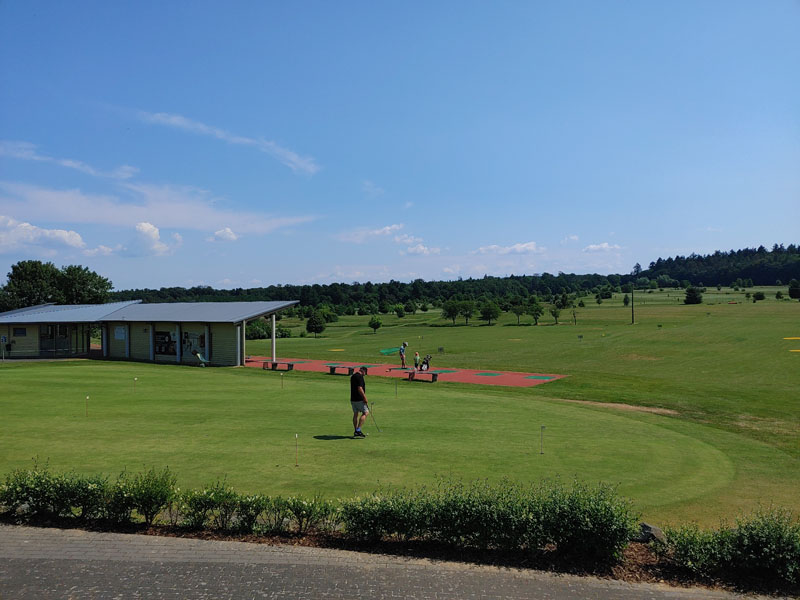 Es grünt so schön: Driving Range und Putting Grün