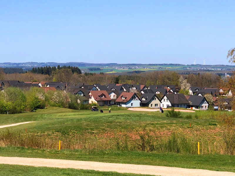 Fairways mit Fachwerk in Sichtweite