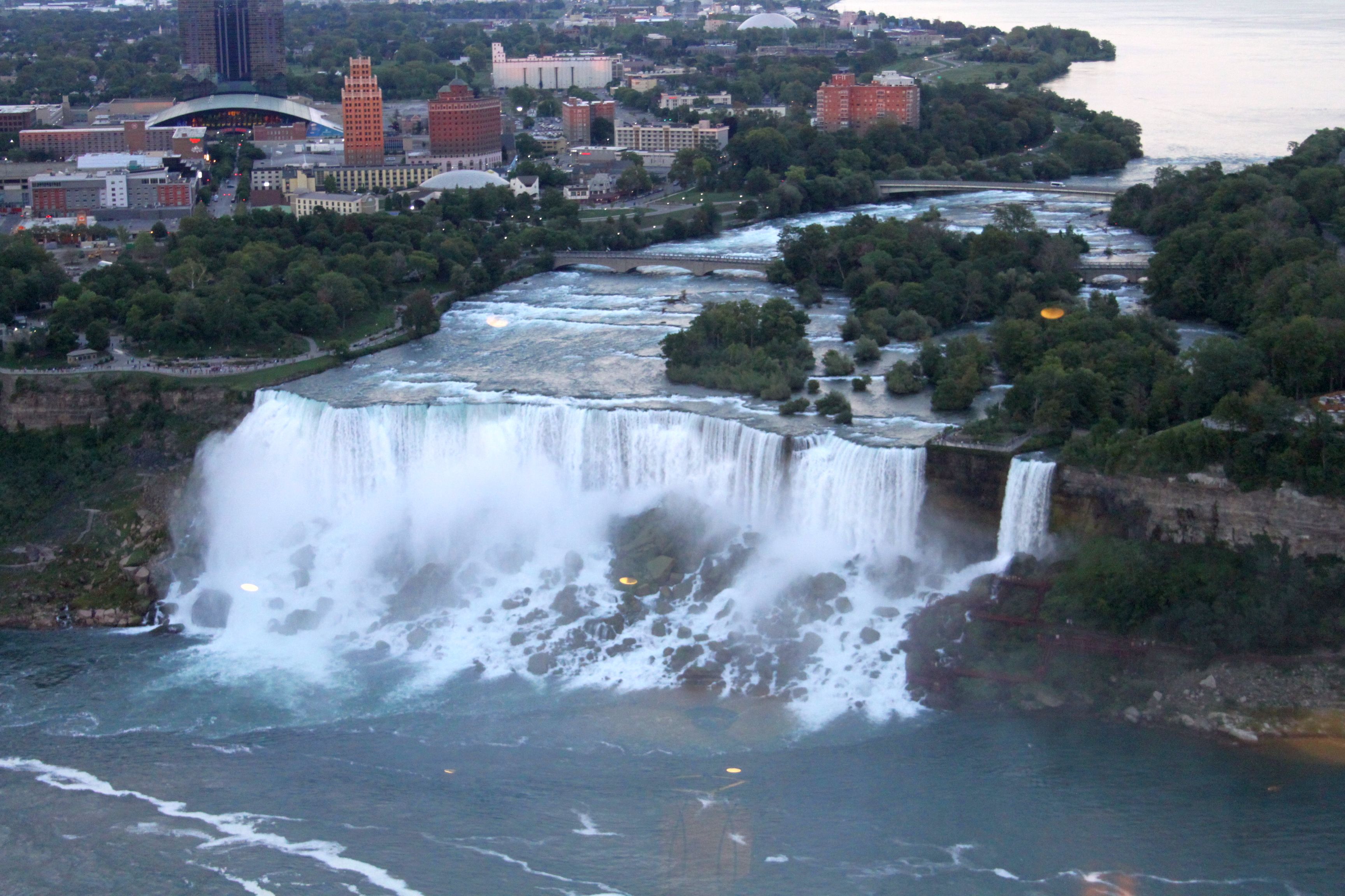 Ab und an etwas Wasser: Niagara Falls