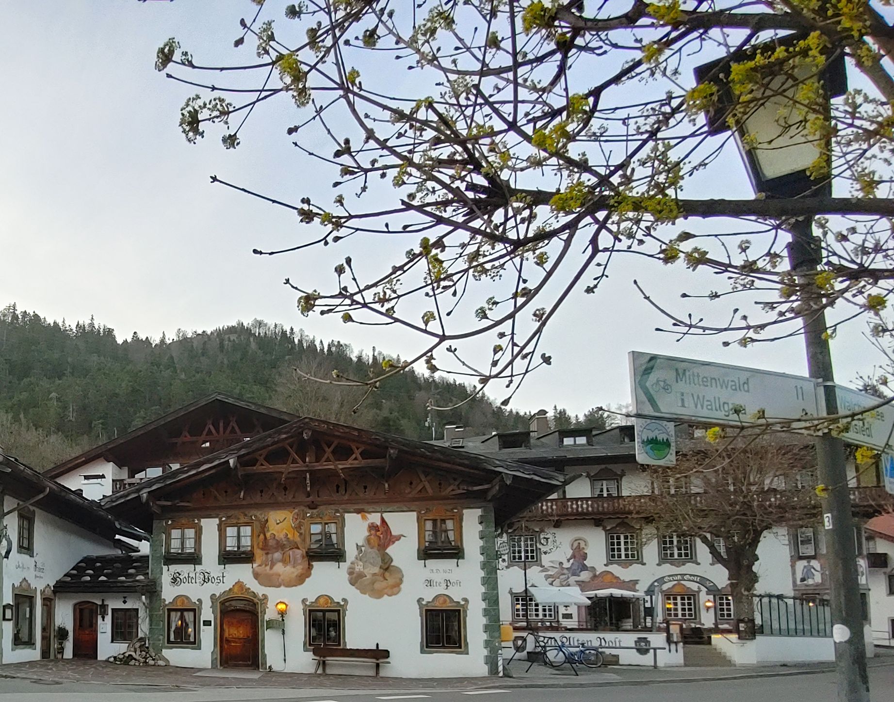 Wie gemalt: das Ortszentrum von Wallgau