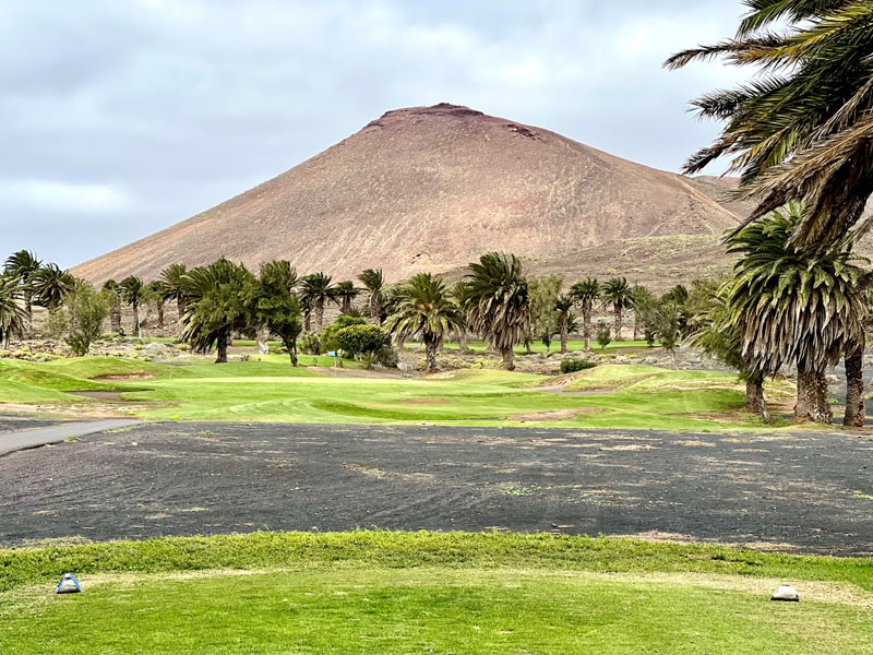 Golfen am Fuße des Vulkans: Lanzerote Foto: Dr. Johannes Martin Wagner